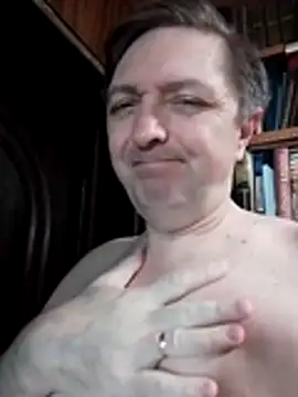 pokaz2020 (M mature) - Show everyone the semen in the condom