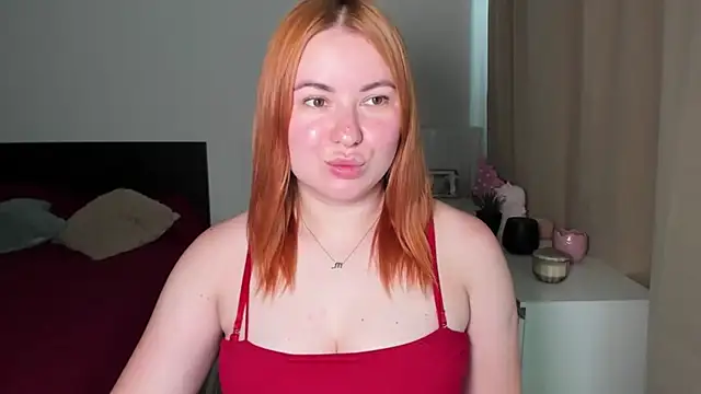 LAYLAxSTAR live cam on StripChat
