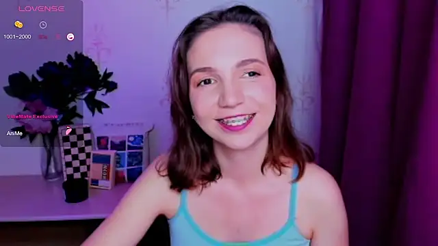 KindHazelHere_ live cam on StripChat