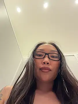 trytomakememoam webcam