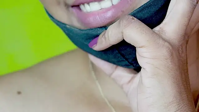 sexyhoney27 live cam