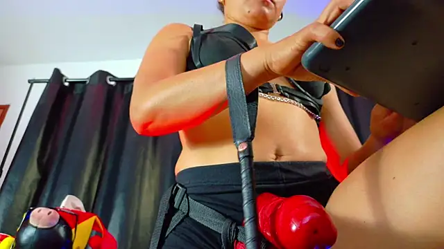 MistressSlut1 webcam
