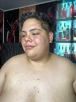 Hailey_Curvy webcam