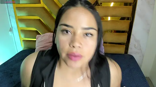 Violett_Cinnamon webcam