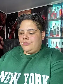 Hailey_Curvy webcam