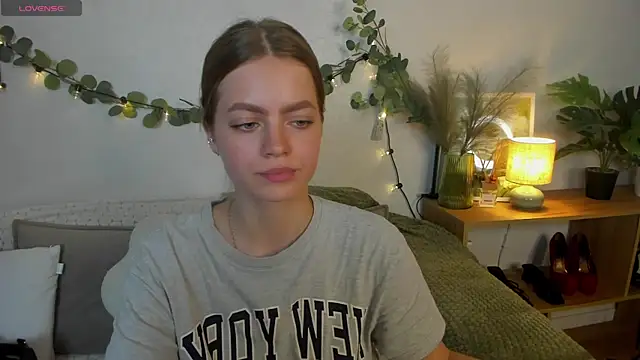 honeyemilly - HoneyEmilly's free webcam - UK Sex Cams