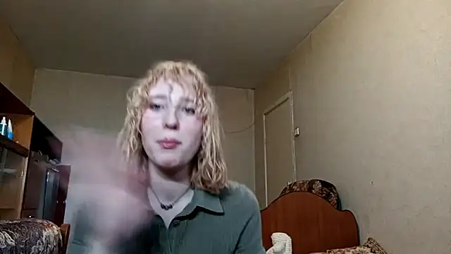 CuteLittleAngel webcam