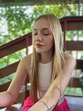 milamoone (F young) - 🧡Hot days, hotter vibes, hot start🍓