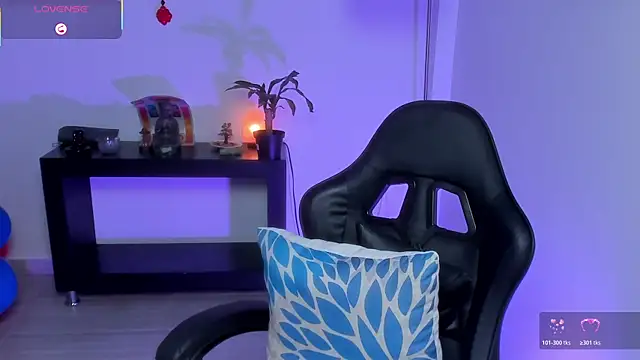 Sara_Charmy webcam