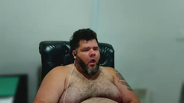 HotDominicanCum webcam