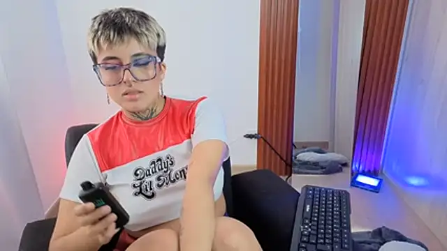Rebeka-baker webcam