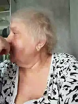 HapinessLovee webcam
