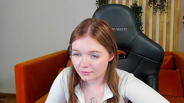ElinaVale webcam