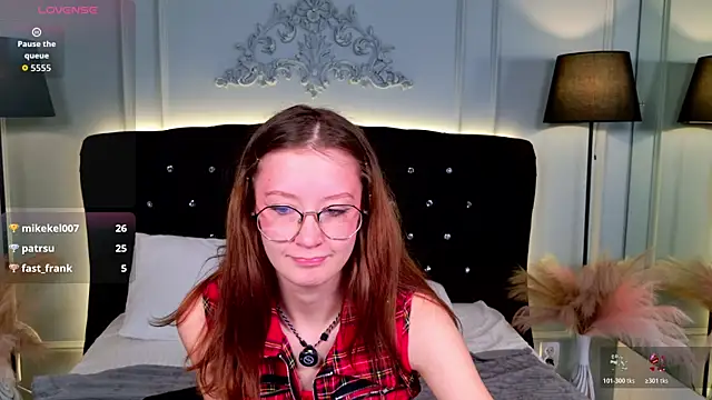 AmelieViolet webcam