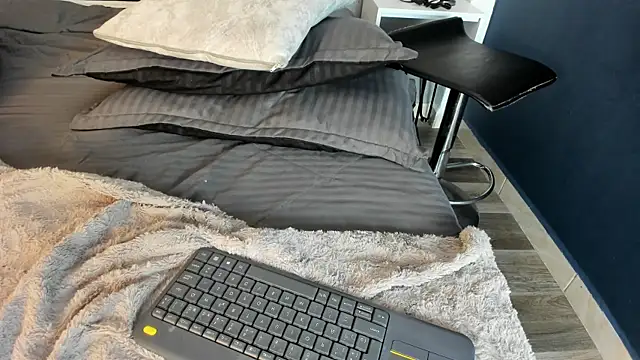 Charlie___Musk webcam