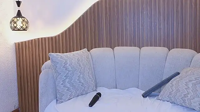 kellygrace_vg live cam on StripChat