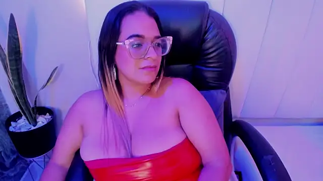 MHONIKBELUCCI live cam on StripChat