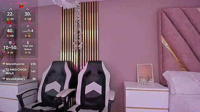 chloe_larson webcam
