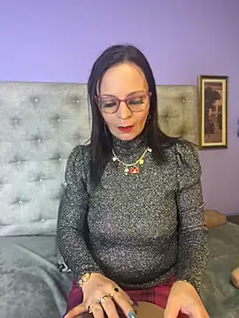 Miss_ellien live cam on StripChat