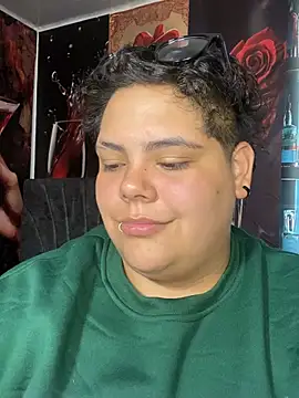 Hailey_Curvy webcam
