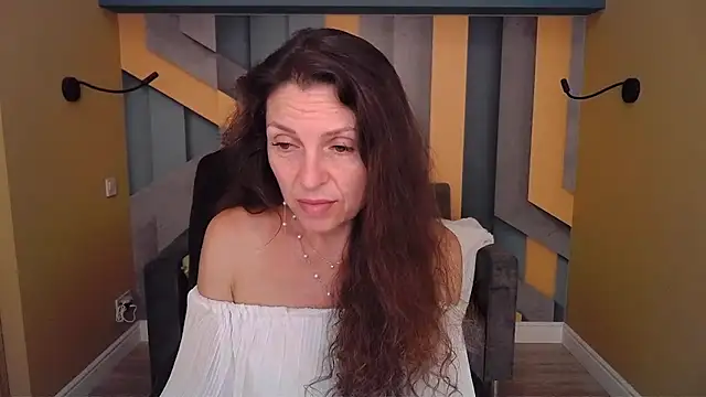 EllaLong webcam