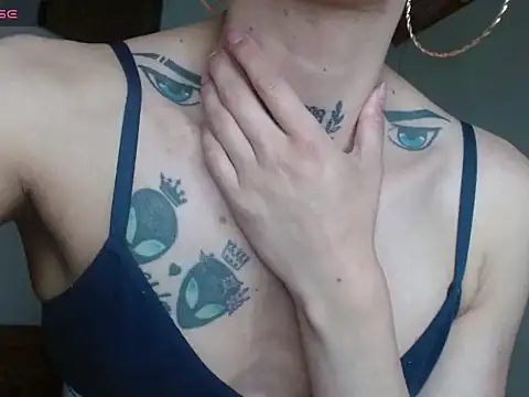 Scarlett_crastrawberry webcam