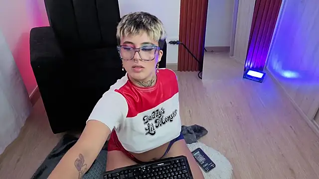 Rebeka-baker webcam