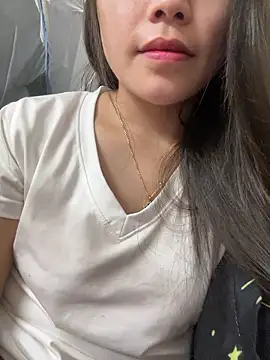 Bella_7777 webcam