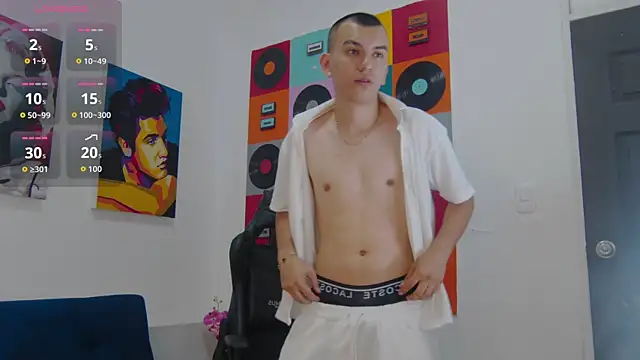 Rowan_Cley live cam on StripChat