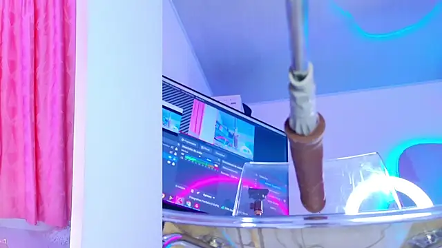 NathaxaLeans webcam