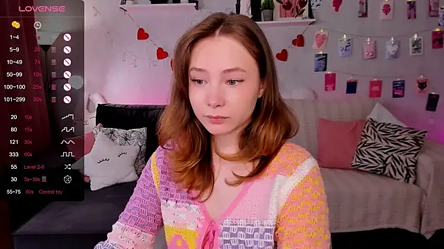 lanablu_ (F young) - Sexy doggy + spank botty