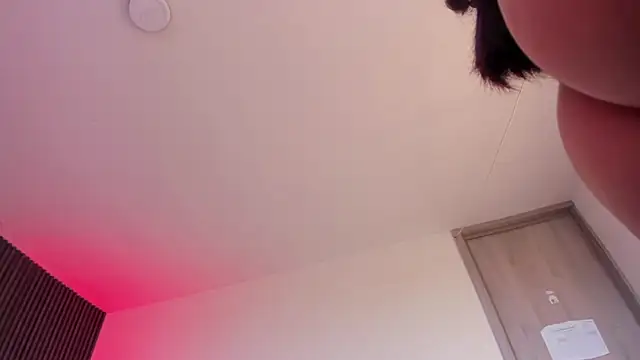 CarolineFyre webcam