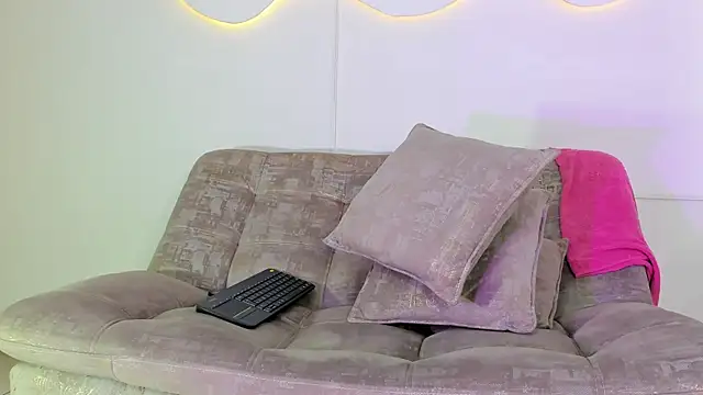 ArohomLester_ webcam
