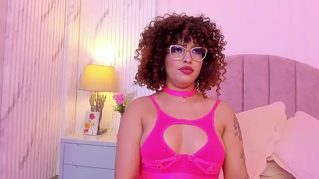 MadelaineJones webcam