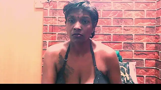Fuckable_Nasty_MILF webcam