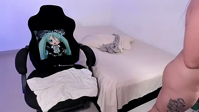 lizzy-c-e-e webcam