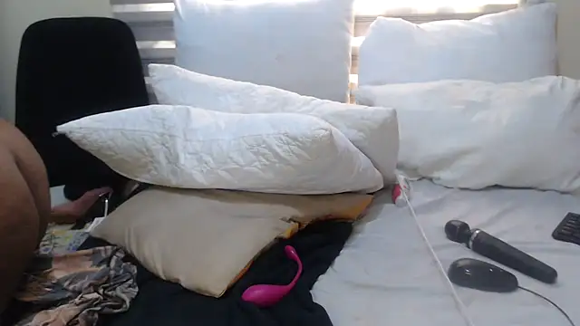 Foxybrownxx1 webcam