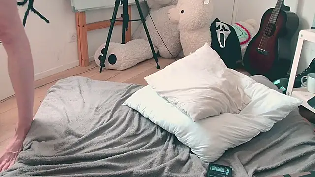 CeriseLapine webcam