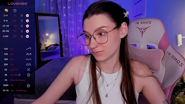 LinaBlossom_ webcam