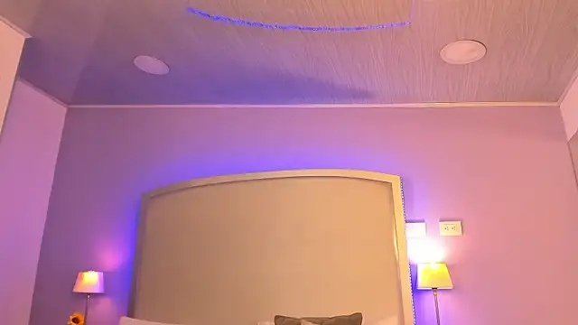 salome_moon_ webcam