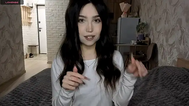 Qwami_Amie webcam