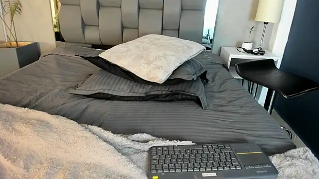 Charlie___Musk webcam
