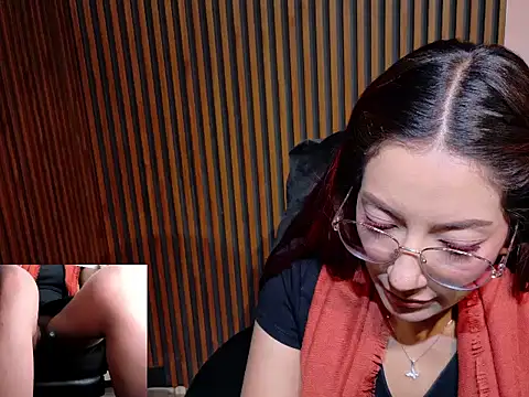 MissOffice_ webcam