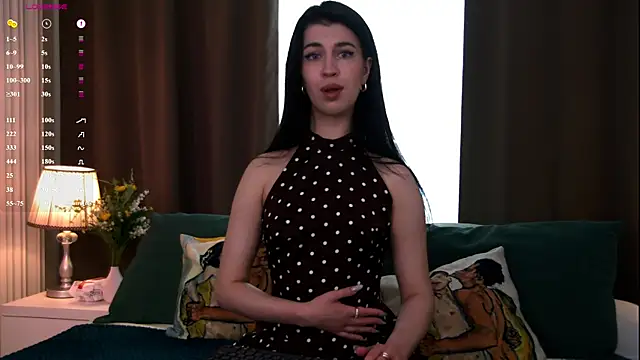 HornyPriestess webcam