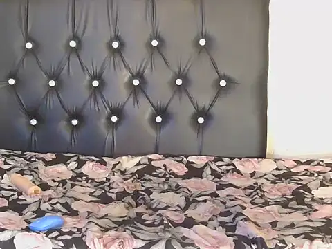 BadbunnyFuccker webcam