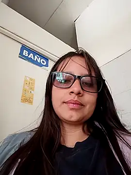Angeliquee30 webcam