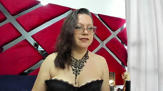 ELLE_HADID webcam