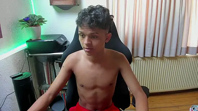 carlos_00foxx live cam on StripChat