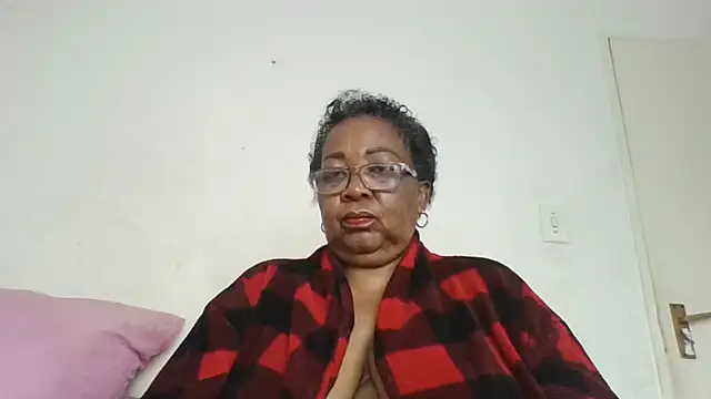 KinkyRicoSaisyours webcam