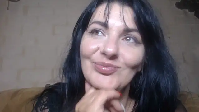 Flo_Sandra live cam on StripChat